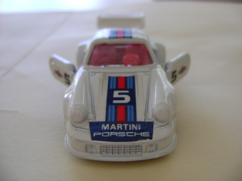 Illustration for article titled Restoration Project - Tomica 935 Martini